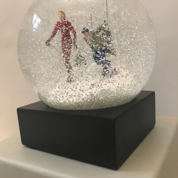New in Box ASPEN Skiers Snow Globe — Holiday Gift / Decor for Ski Lovers! - Picture 4 of 9
